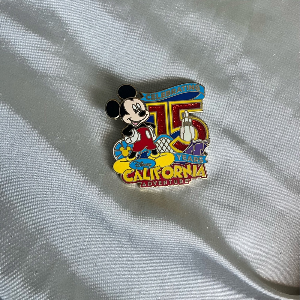 Disney California Adventure 15th
Anniversary Pin